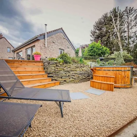 Beautiful Holiday In With Hot Tub Vakantiehuis